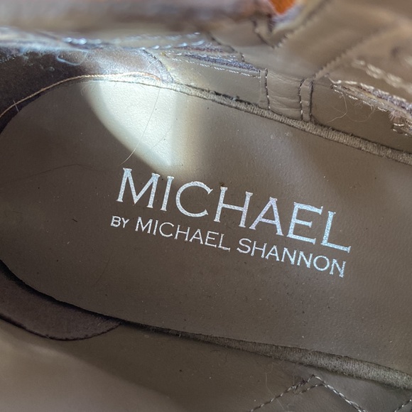NWOB MICHAEL BY MICHAEL SHANNON TAUPE BOOTIES SIZE 6.5 - Picture 4 of 6